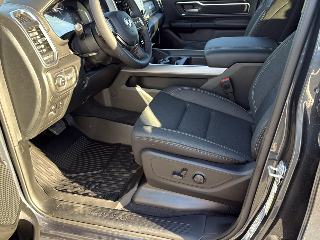 RAM 1500 Big Horn 4x4 Crew Cab 5'7" Box 2027