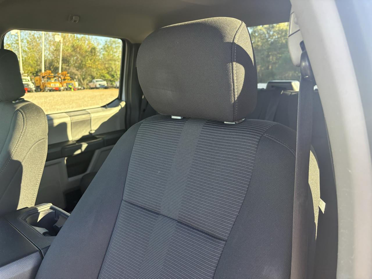 Ford F-150 2WD SuperCrew 145" STX 2019