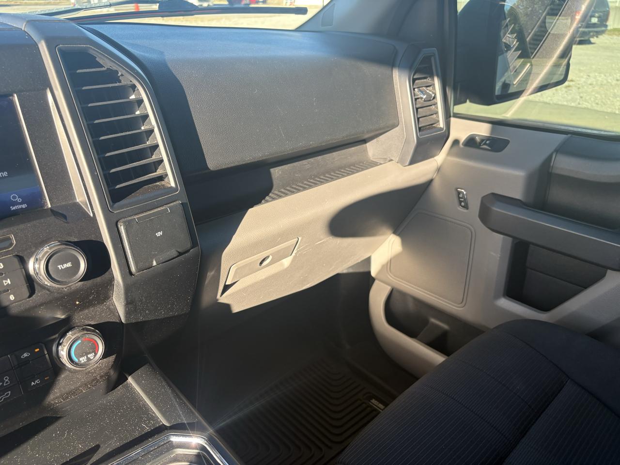 Ford F-150 2WD SuperCrew 145" STX 2019