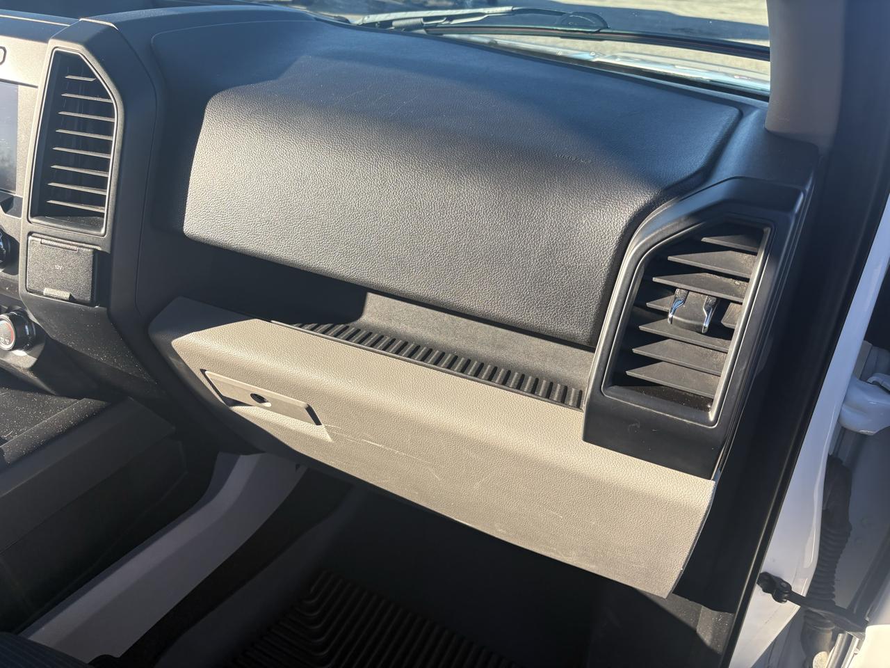Ford F-150 2WD SuperCrew 145" STX 2019