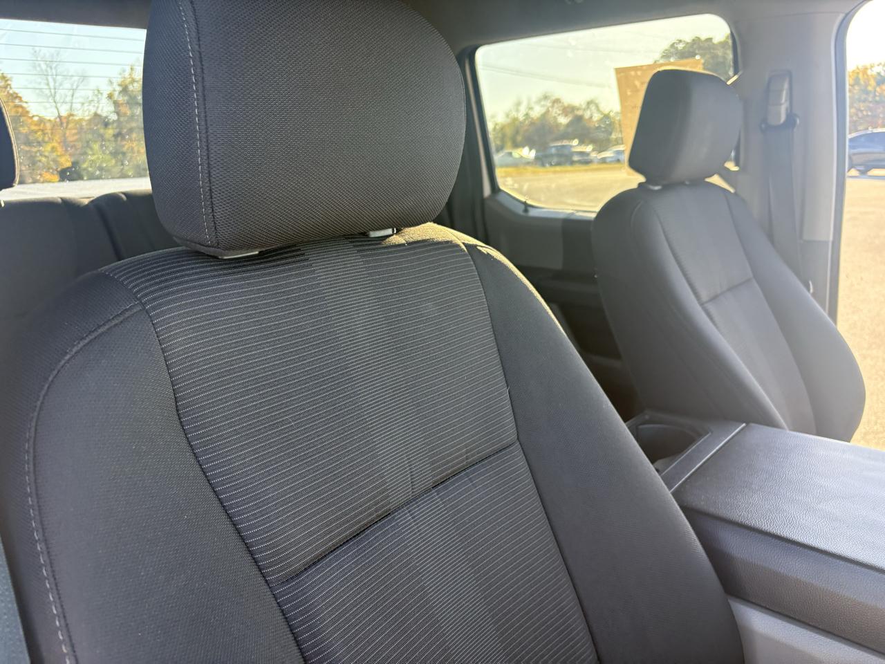 Ford F-150 2WD SuperCrew 145" STX 2019