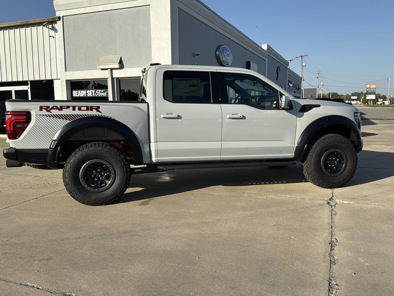 Ford F-150 Raptor 4WD SuperCrew 5.5' Box 2026