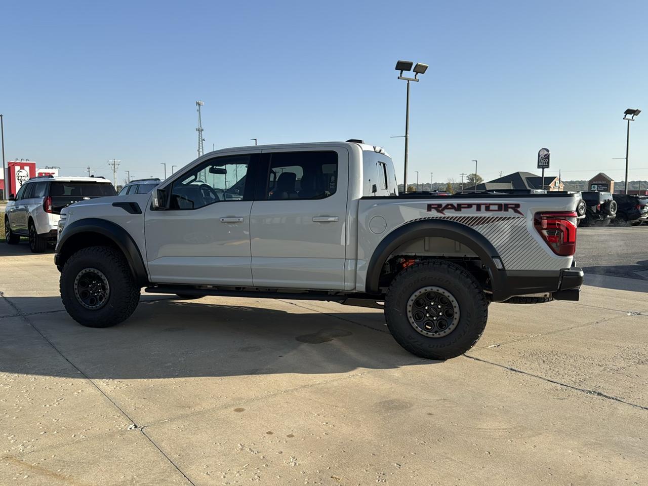 Ford F-150 Raptor 4WD SuperCrew 5.5' Box 2026