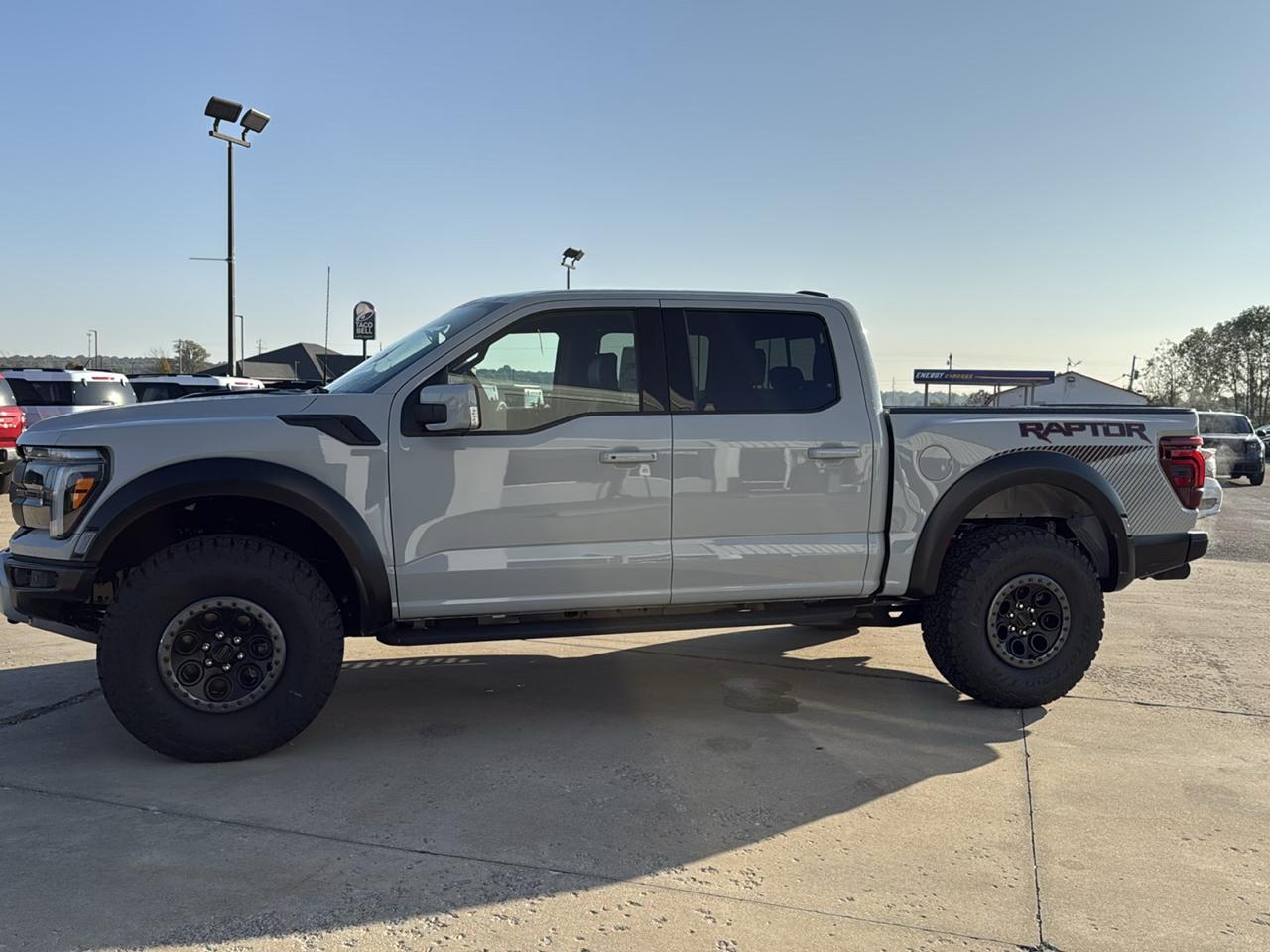 Ford F-150 Raptor 4WD SuperCrew 5.5' Box 2026