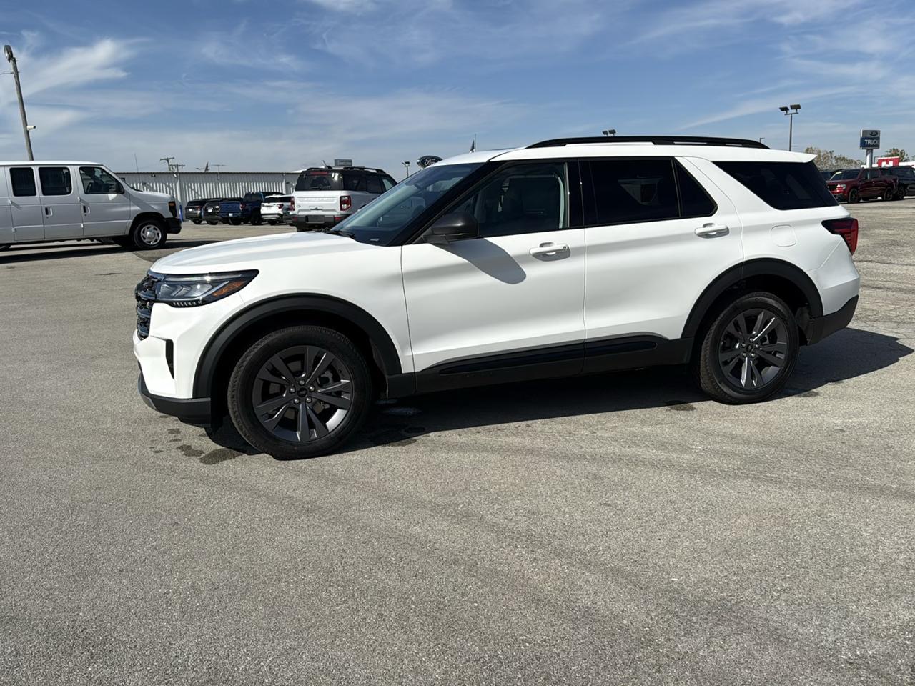 Ford Explorer Active w/100A Pkg 4WD 2026