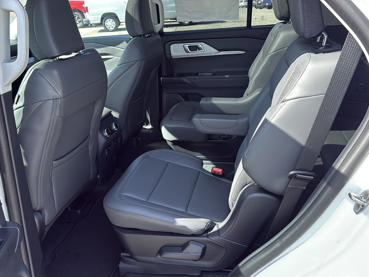 Ford Explorer Active w/100A Pkg 4WD 2026