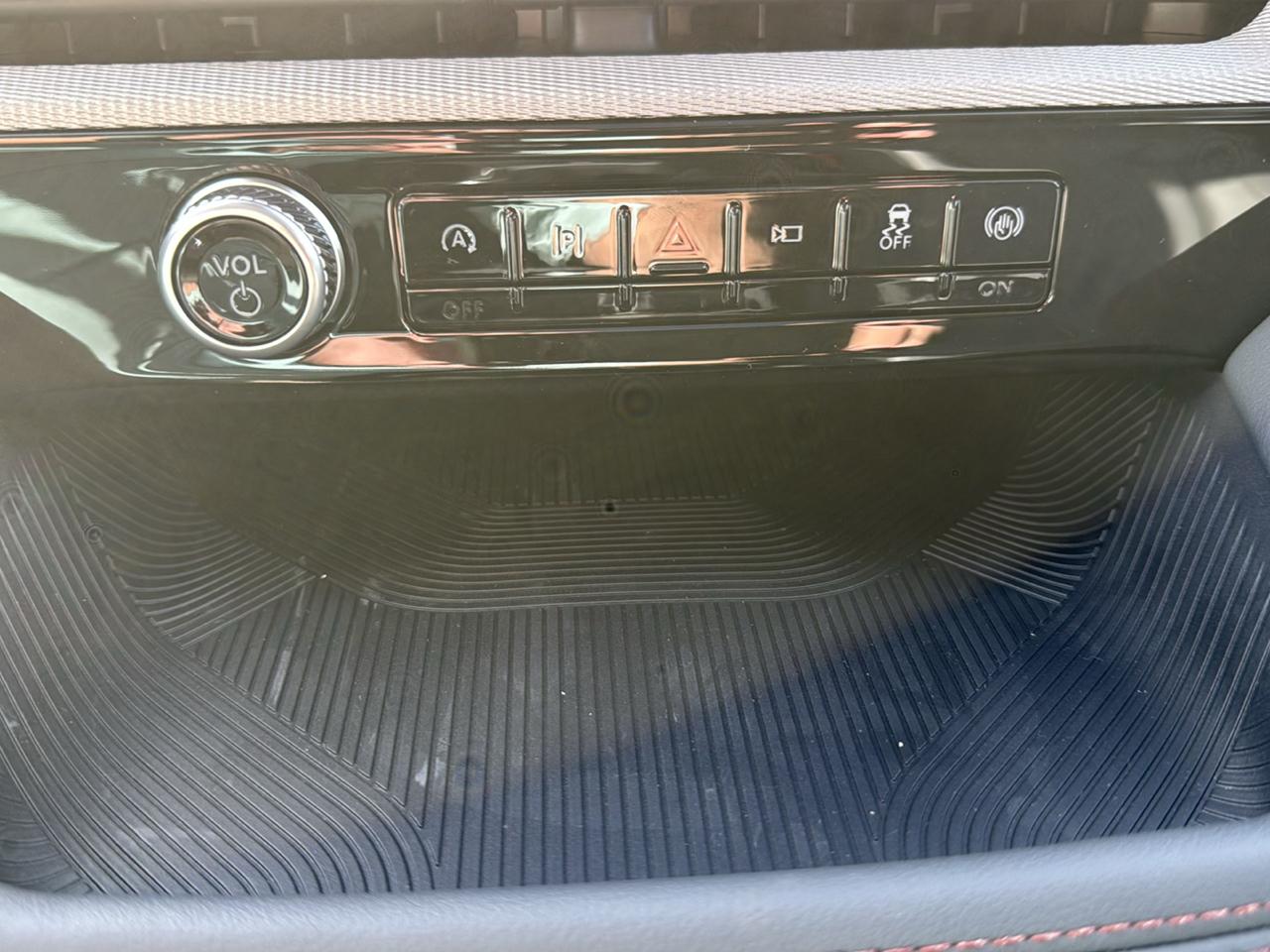 Ford Explorer Active w/100A Pkg 4WD 2026