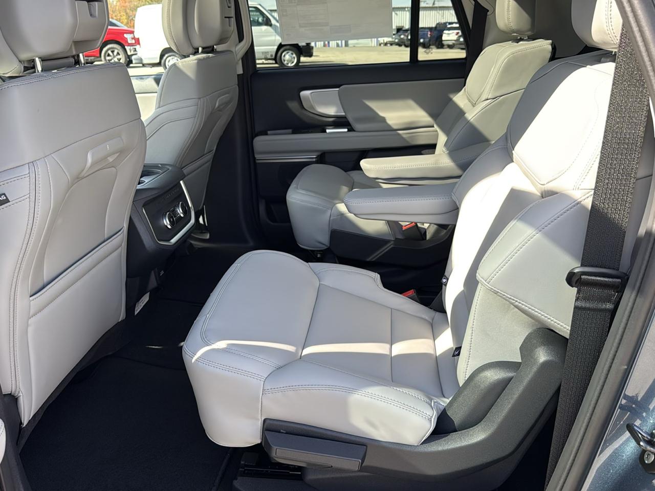 Ford Expedition Max Active 4x4 2027