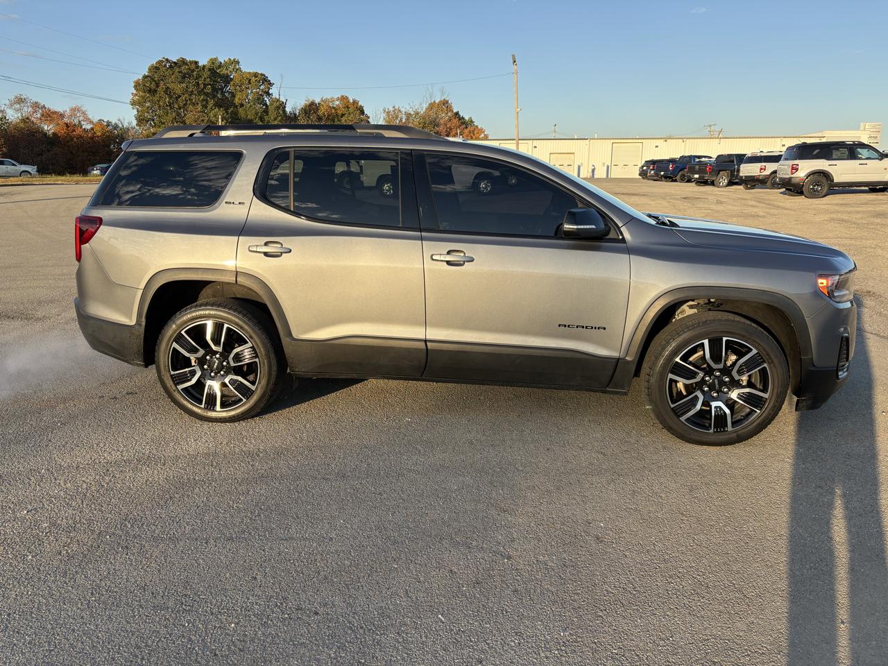 GMC Acadia FWD 4dr SLE 2021