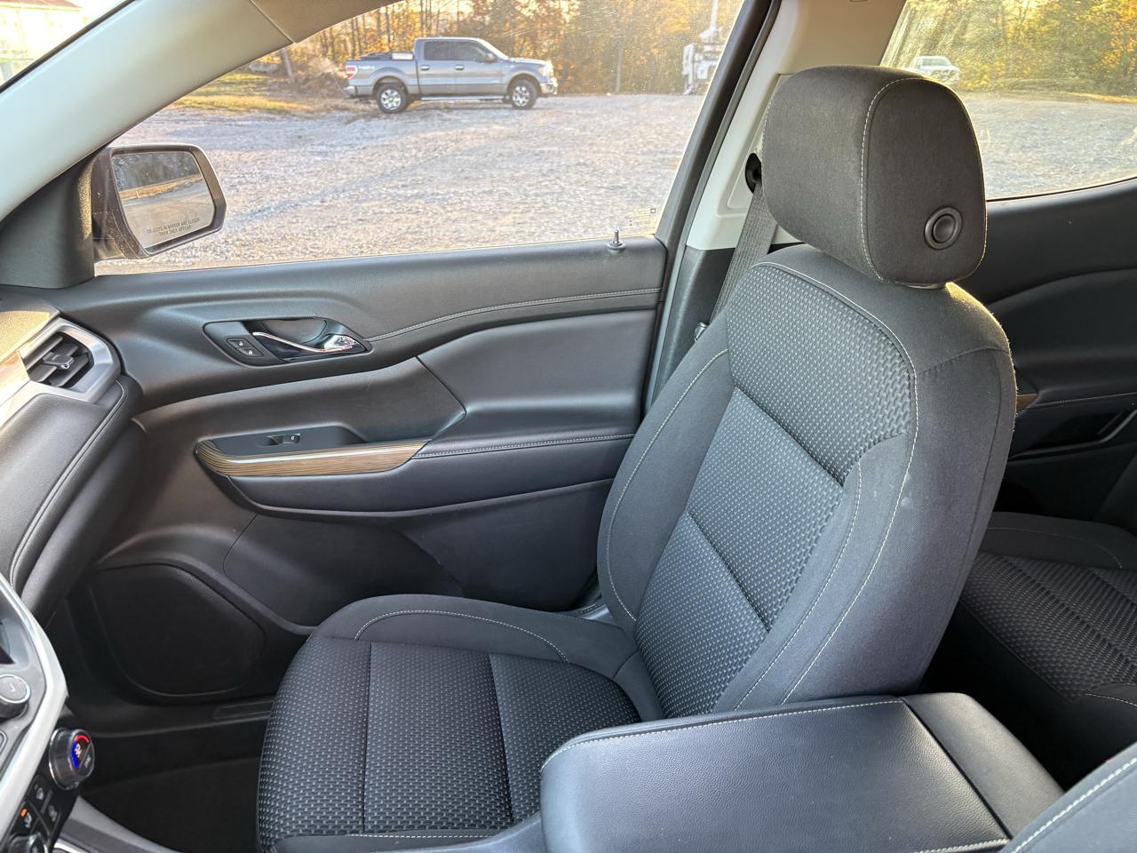 GMC Acadia FWD 4dr SLE 2021