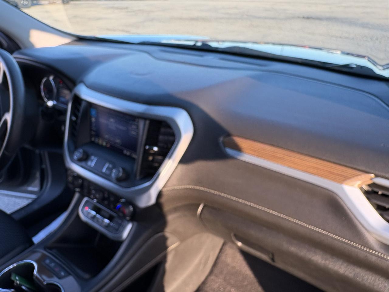 GMC Acadia FWD 4dr SLE 2021