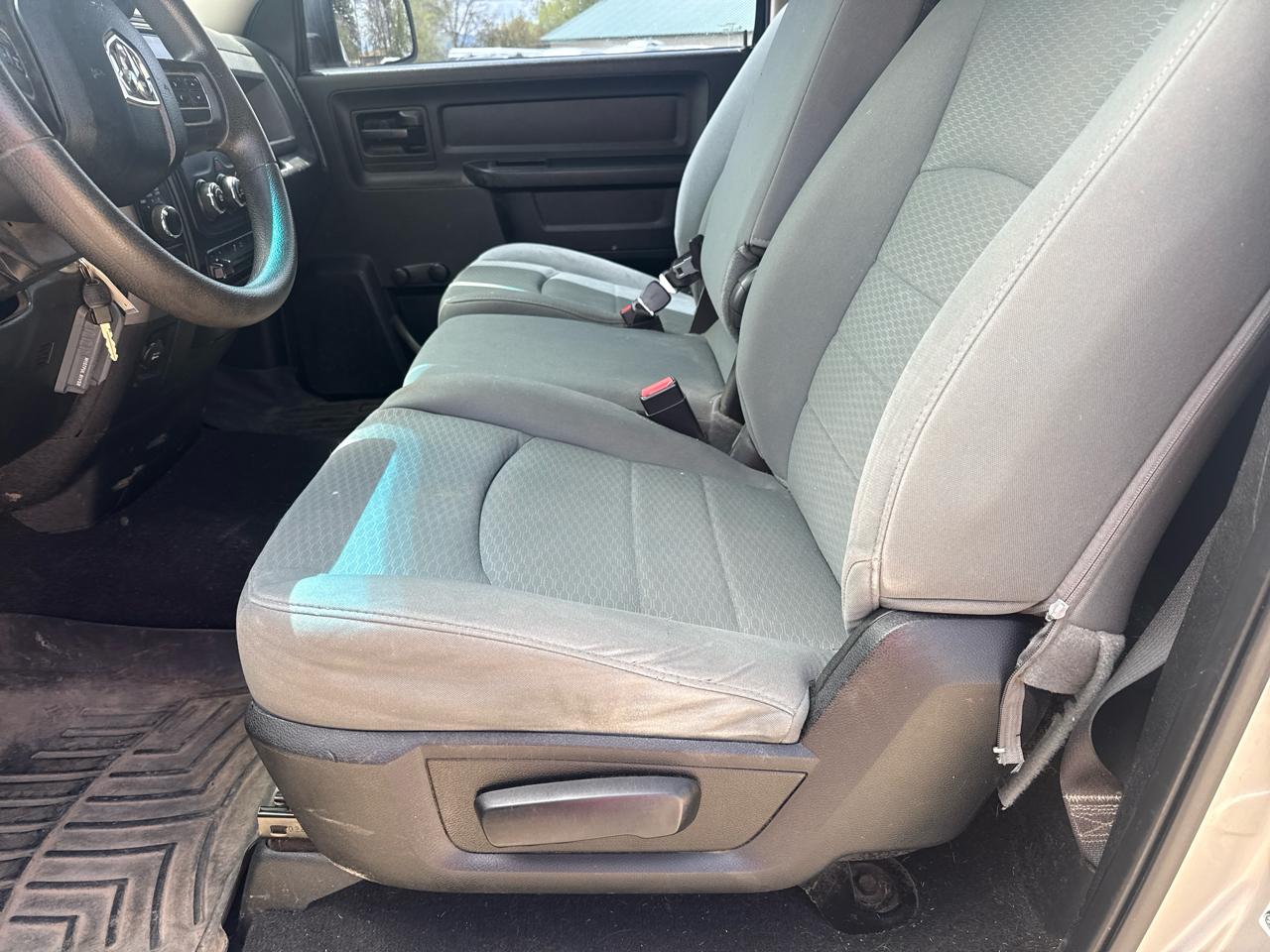 RAM 1500 4WD Reg Cab 120.5" Express 2013