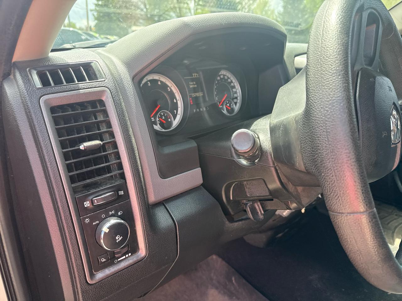 RAM 1500 4WD Reg Cab 120.5" Express 2013