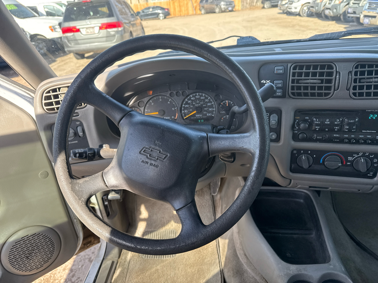 Chevrolet Blazer LT 4-Door 4WD 2001