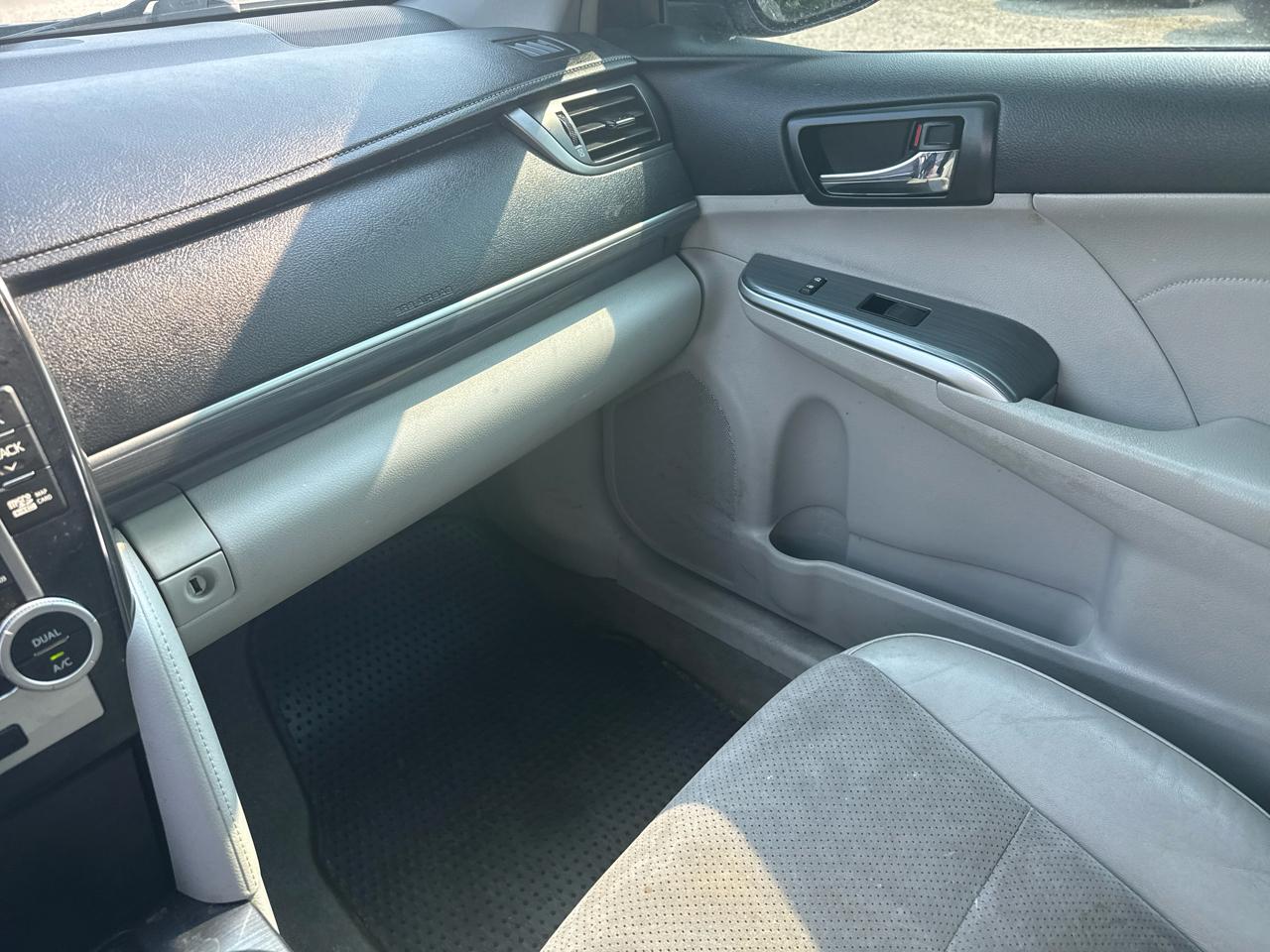 Toyota Camry Hybrid XLE 2014