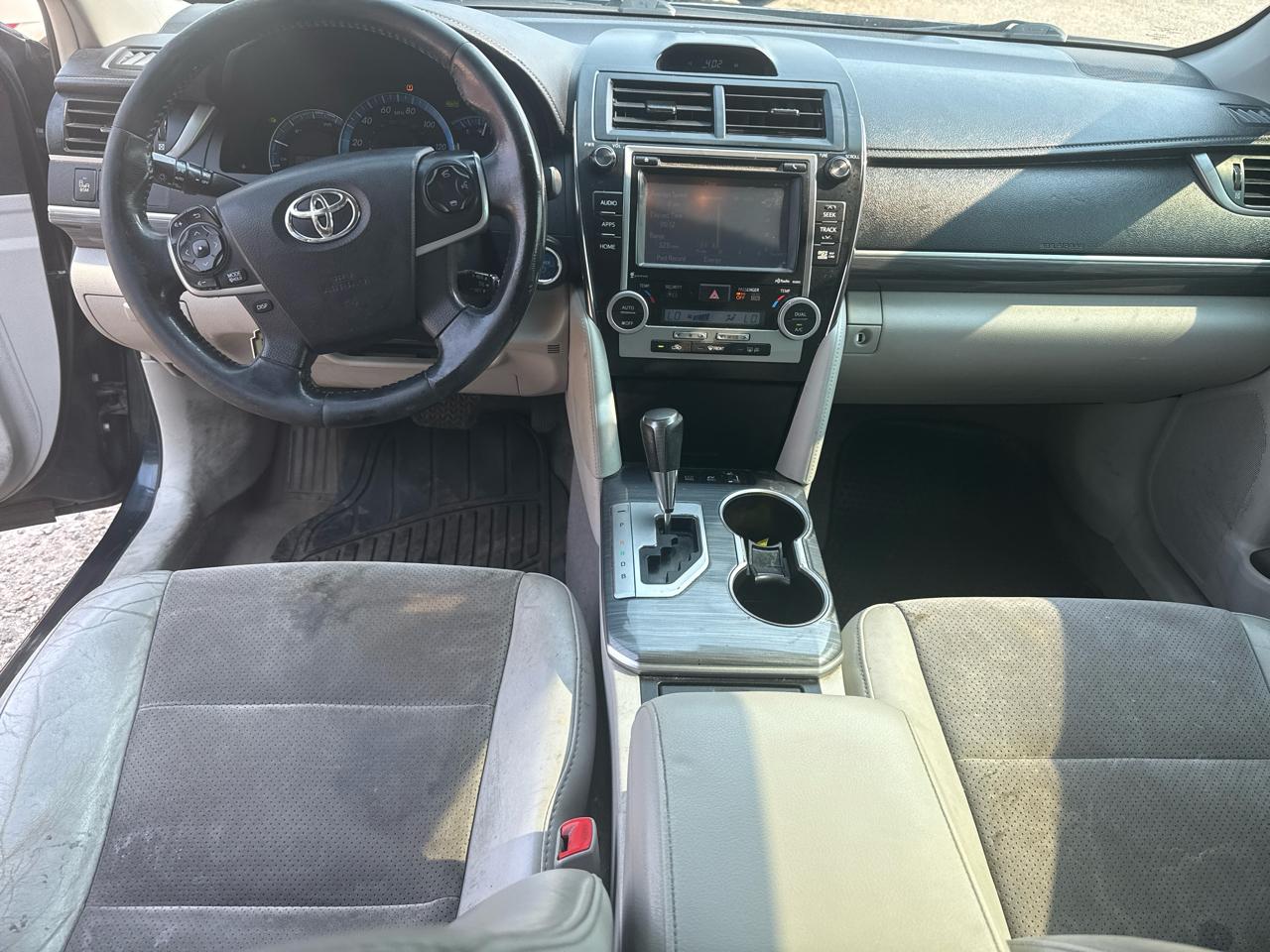 Toyota Camry Hybrid XLE 2014