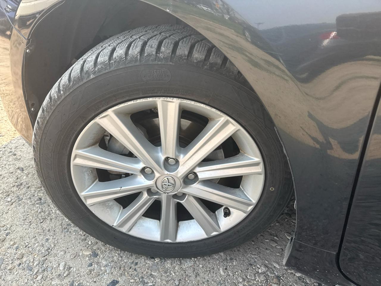 Toyota Camry Hybrid XLE 2014