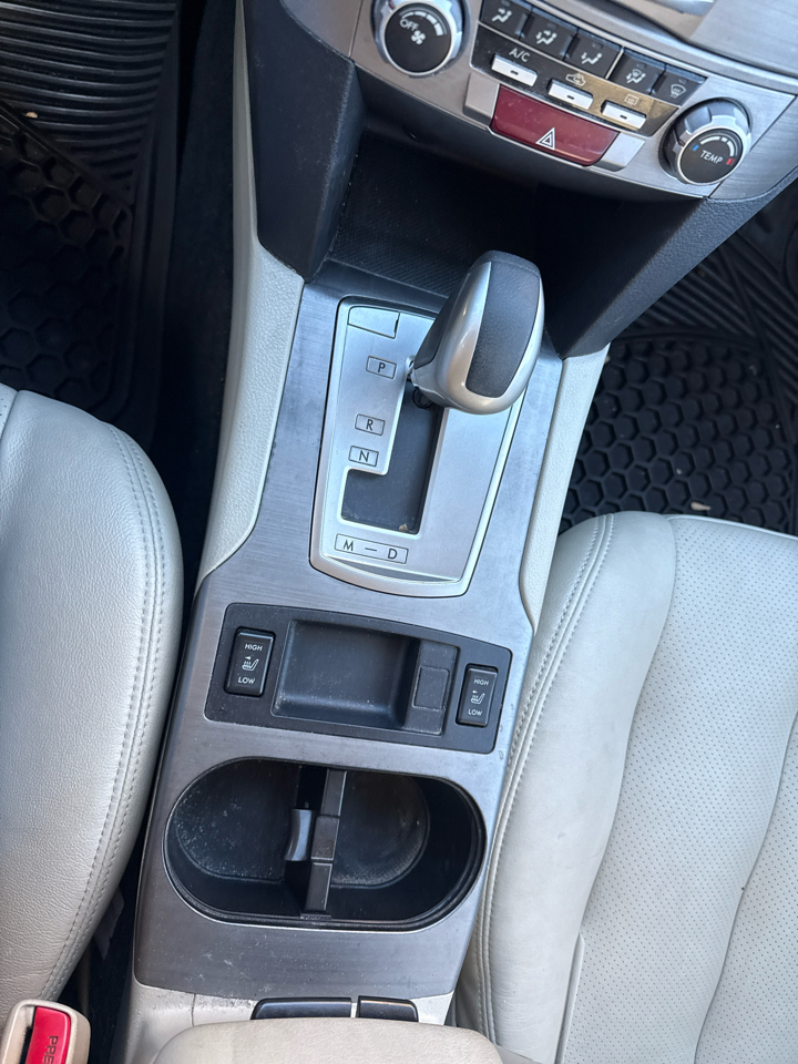 Subaru Outback 2.5i Premium 2010 Subaru Outback 2.5i Premium 2010