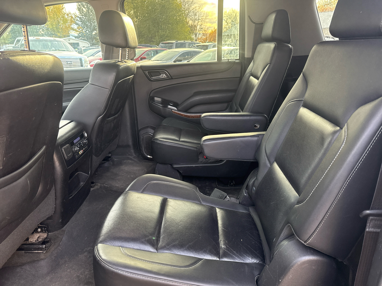 Chevrolet Suburban LTZ 1500 4WD 2015 Chevrolet Suburban LTZ 1500 4WD 2015