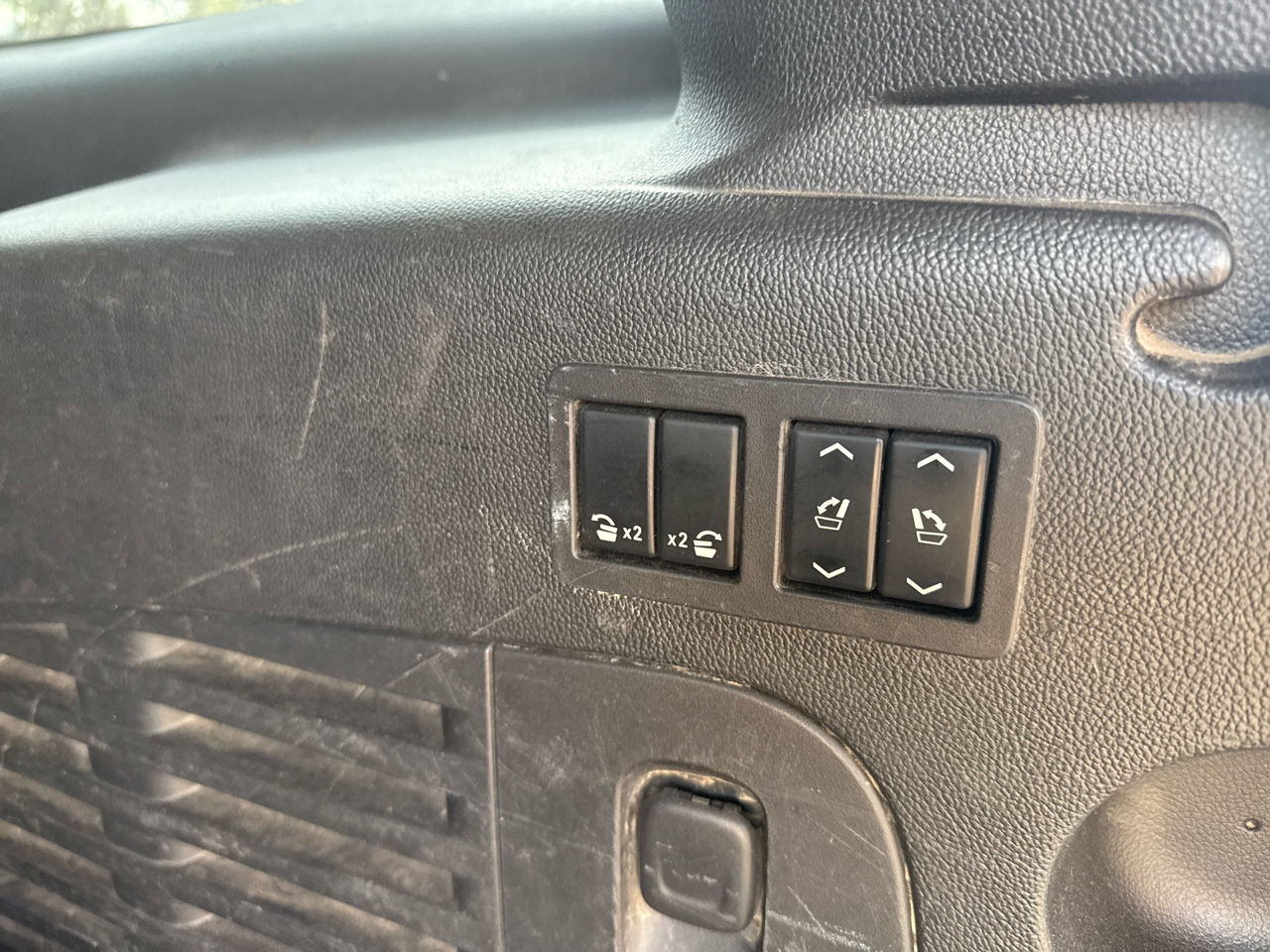 Chevrolet Suburban LTZ 1500 4WD 2015 Chevrolet Suburban LTZ 1500 4WD 2015