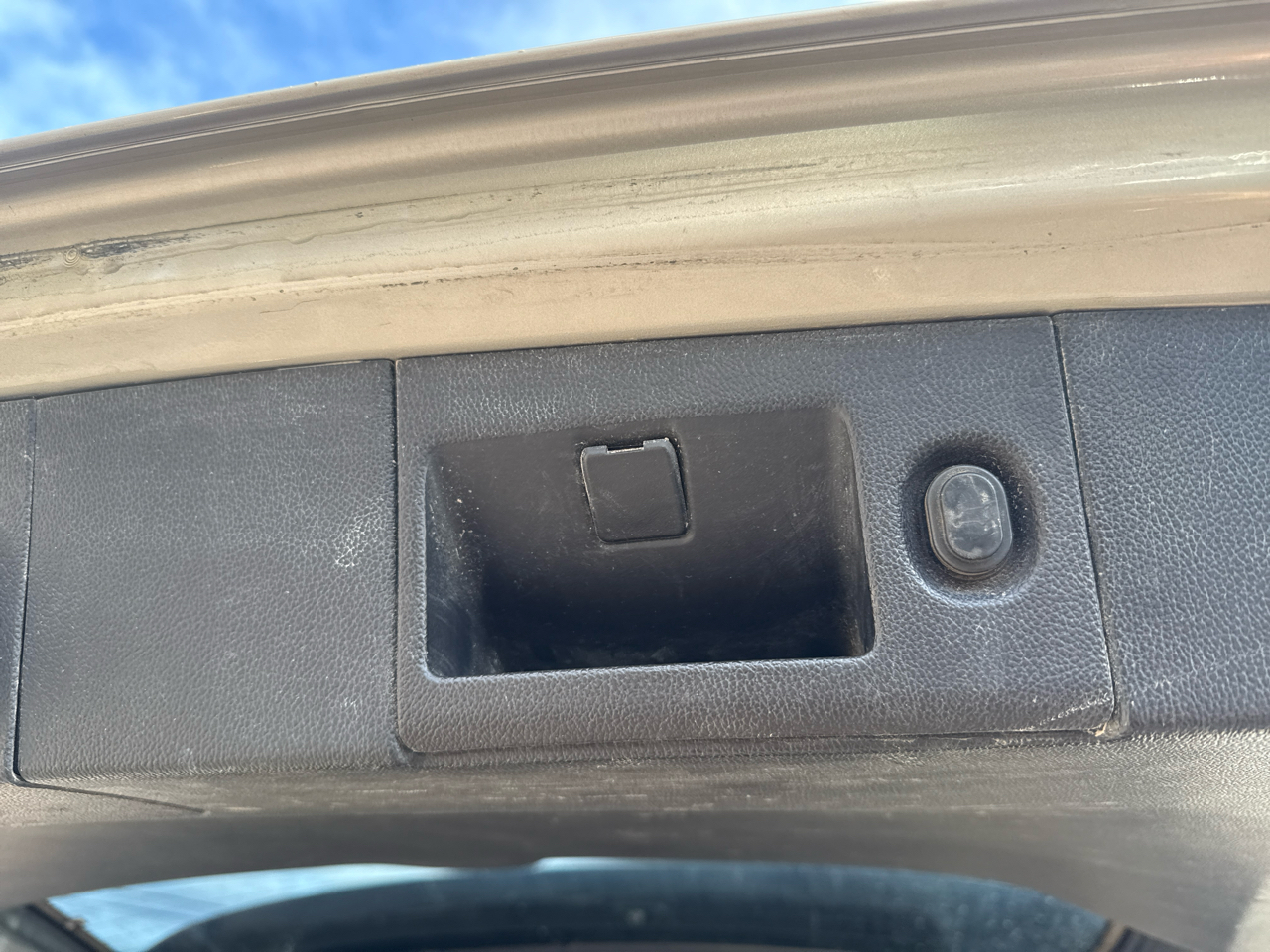 Chevrolet Suburban LTZ 1500 4WD 2015 Chevrolet Suburban LTZ 1500 4WD 2015