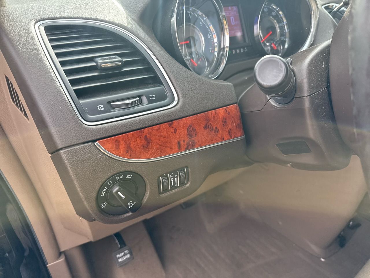 Chrysler Town & Country Touring-L 2015 Chrysler Town & Country Touring-L 2015