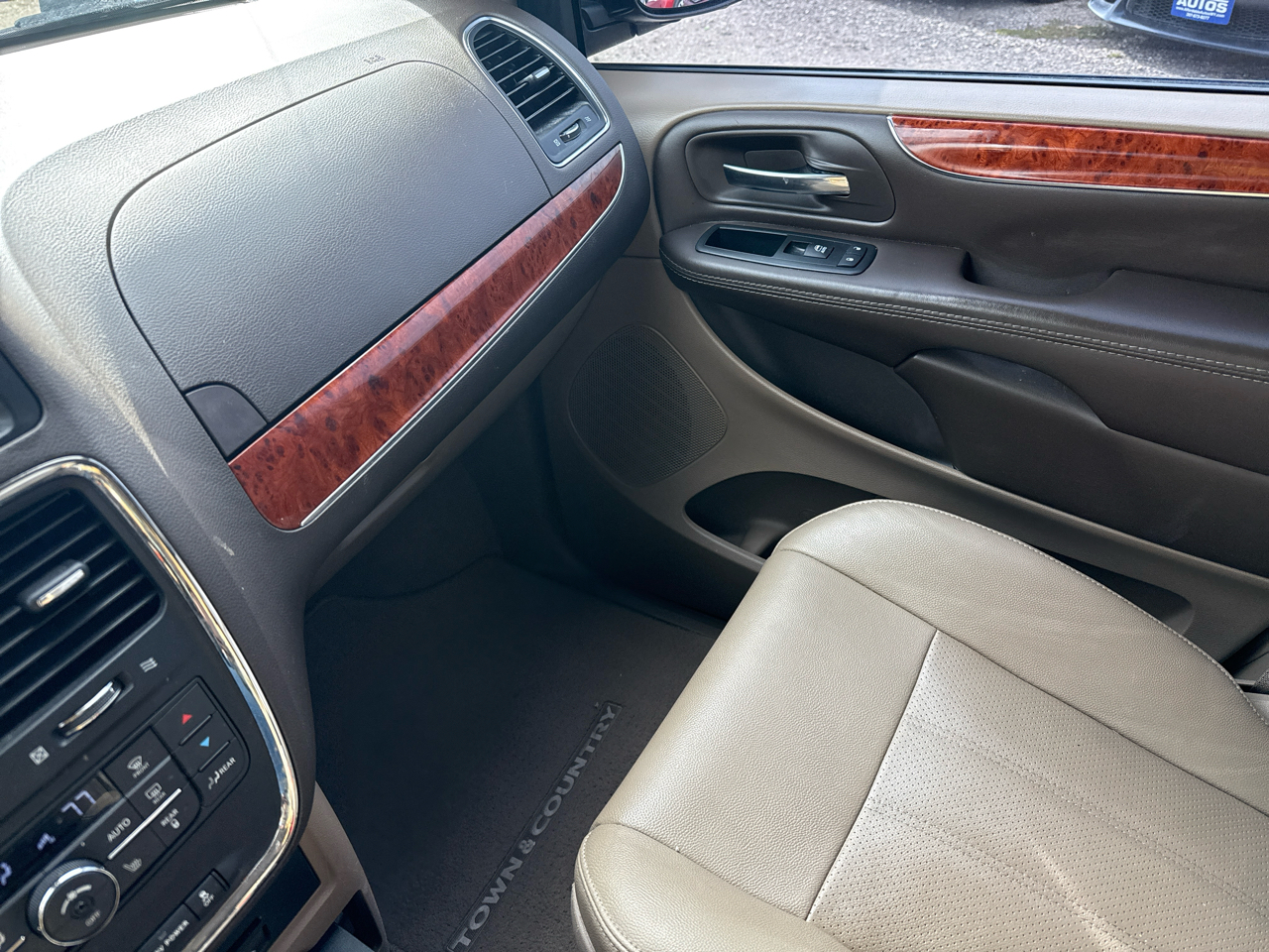 Chrysler Town & Country Touring-L 2015 Chrysler Town & Country Touring-L 2015