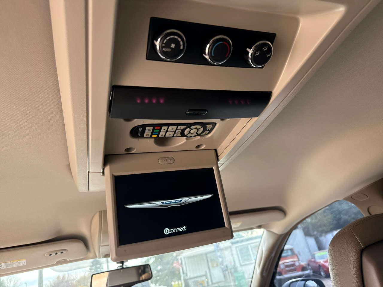 Chrysler Town & Country Touring-L 2015 Chrysler Town & Country Touring-L 2015