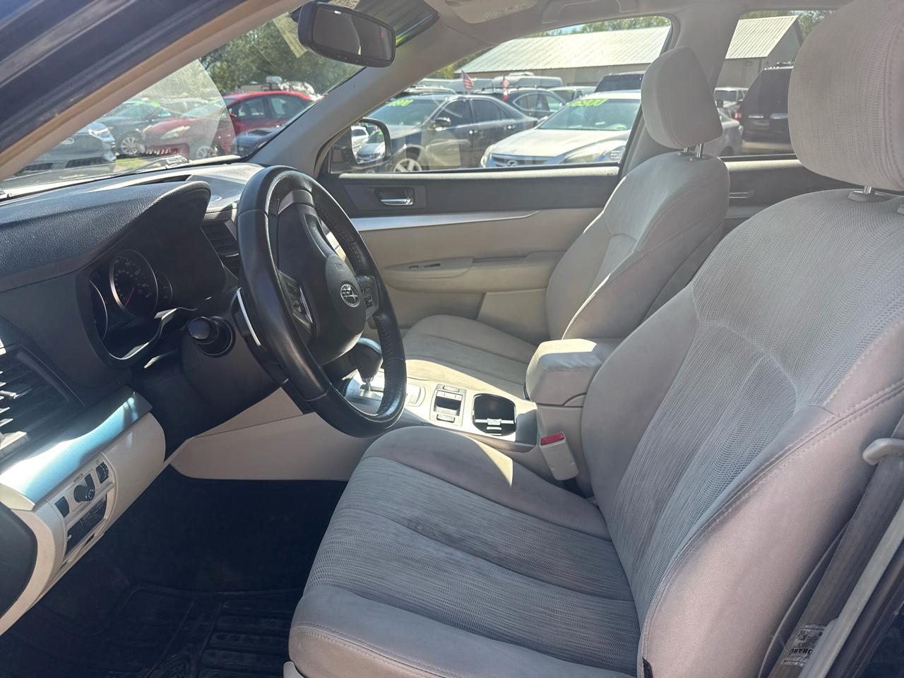 Subaru Outback 2.5i Premium 2013