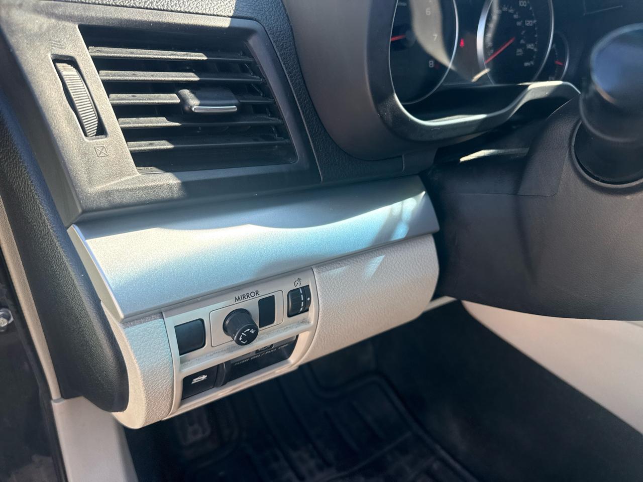 Subaru Outback 2.5i Premium 2013