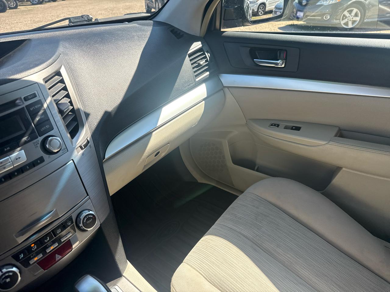 Subaru Outback 2.5i Premium 2013