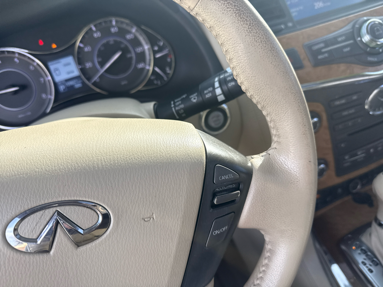 Infiniti QX80 4WD 2014