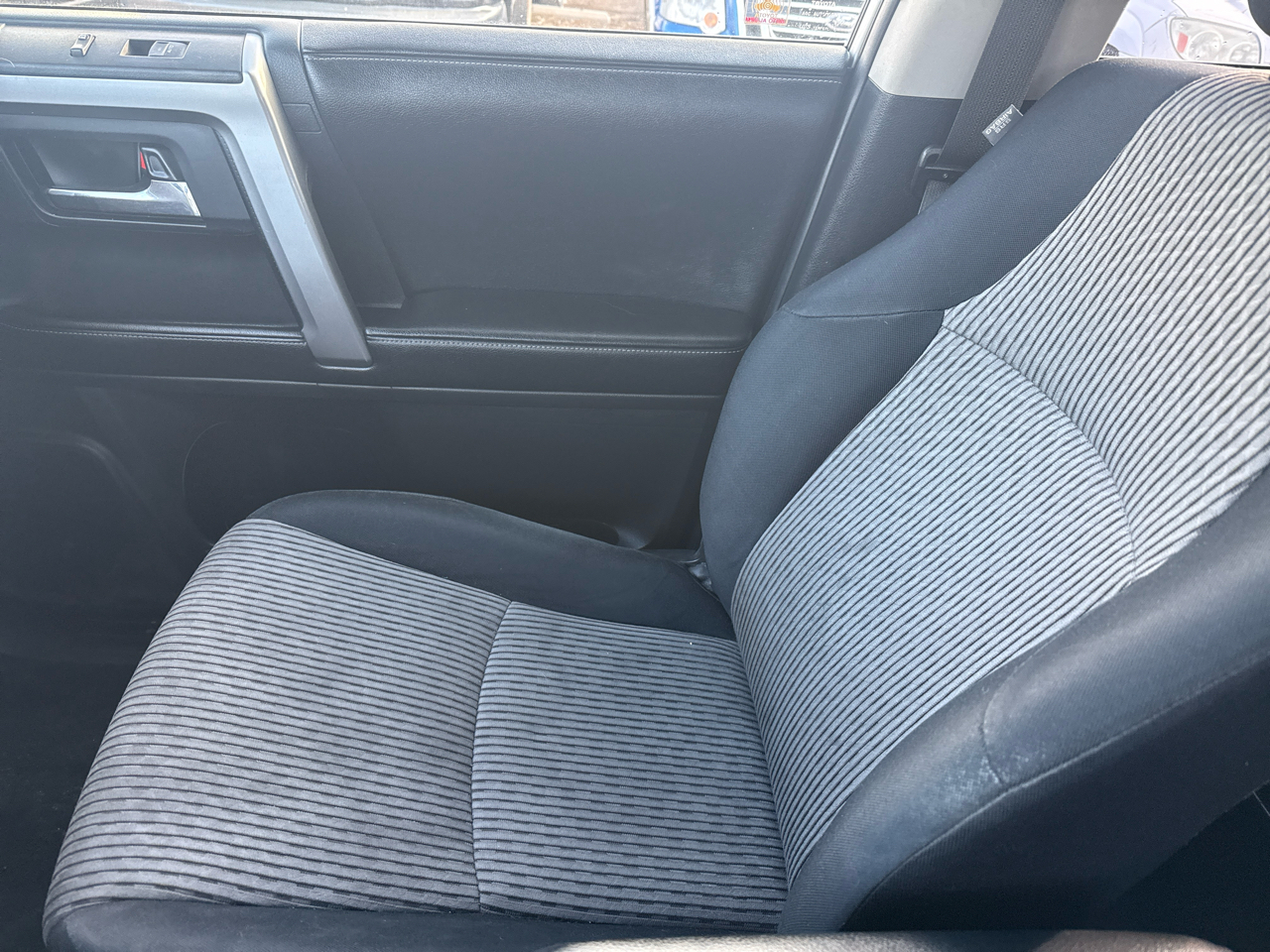 Toyota 4Runner SR5 4WD 2015