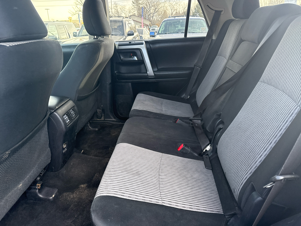 Toyota 4Runner SR5 4WD 2015