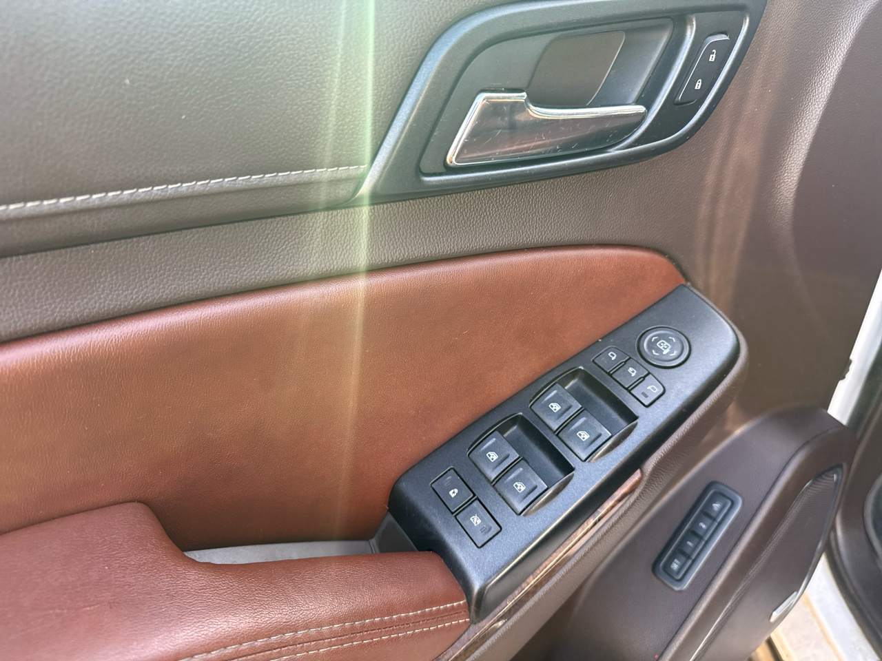 Chevrolet Tahoe LTZ 4WD 2015