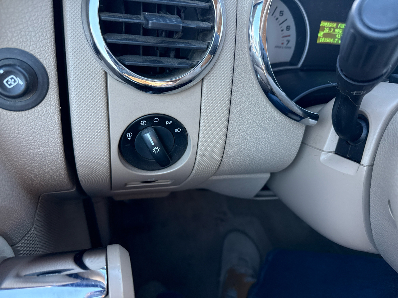 2010 Ford Explorer Eddie Bauer's photo