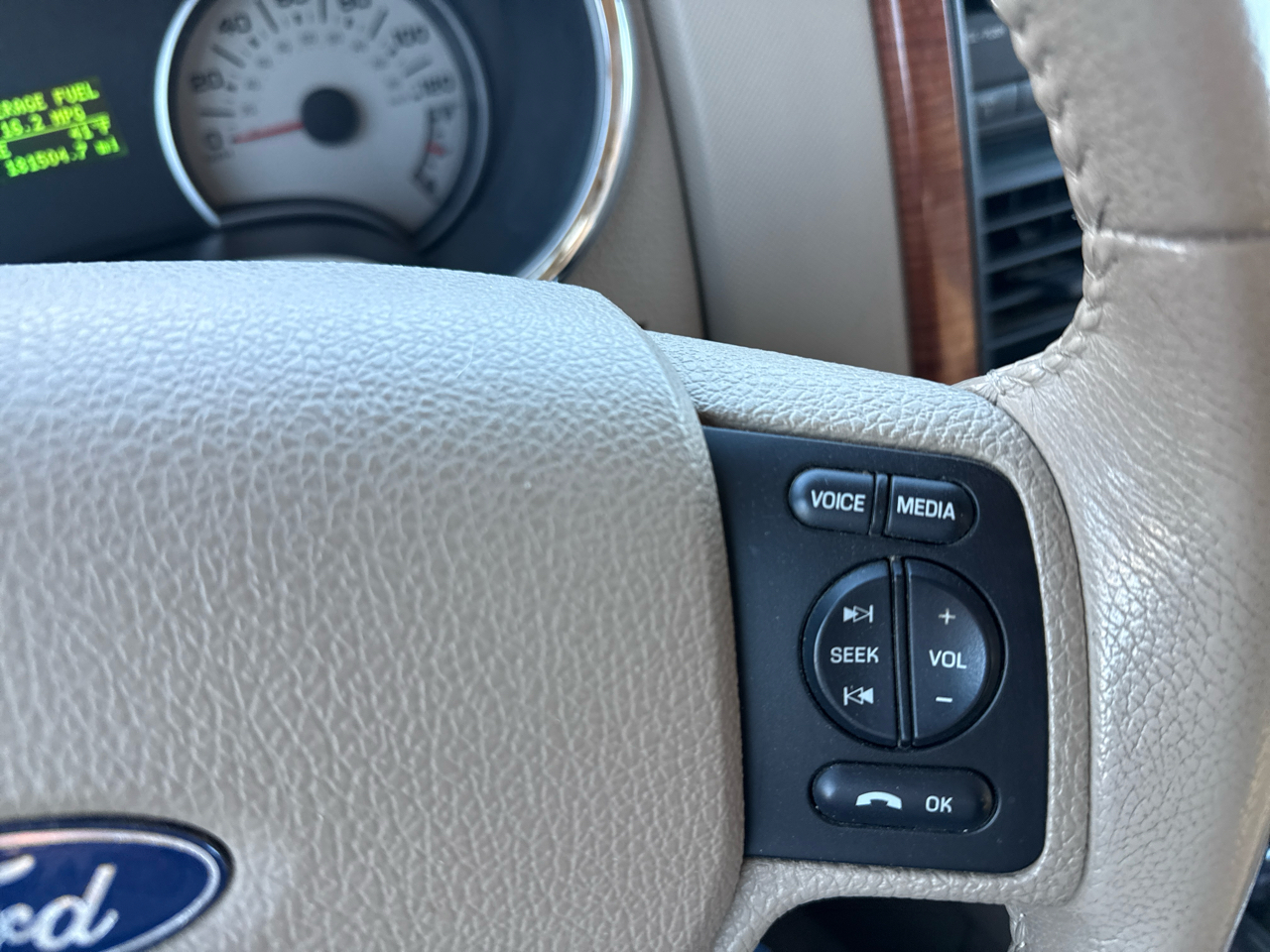 Ford Explorer Eddie Bauer 4.0L 4WD 2010