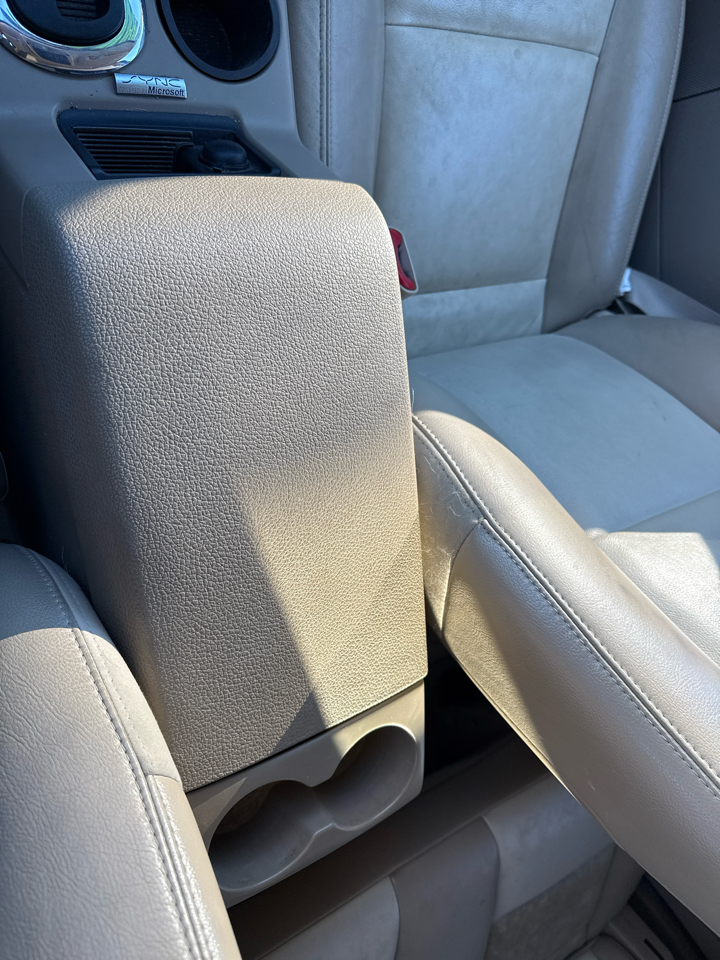 Ford Explorer Eddie Bauer 4.0L 4WD 2010