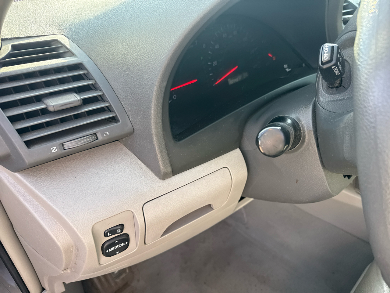 Toyota Camry LE 5-Spd AT 2008