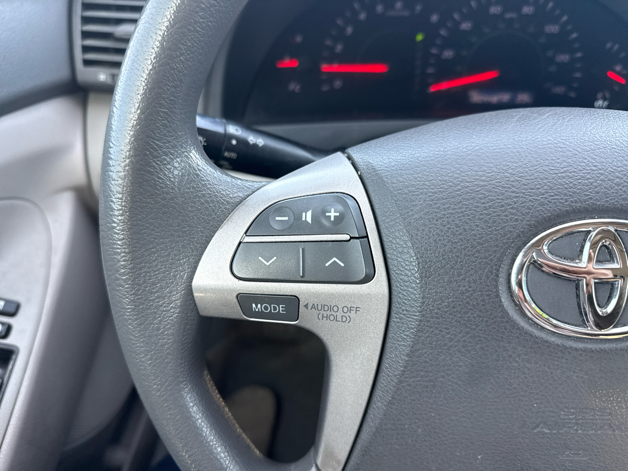 Toyota Camry LE 5-Spd AT 2008