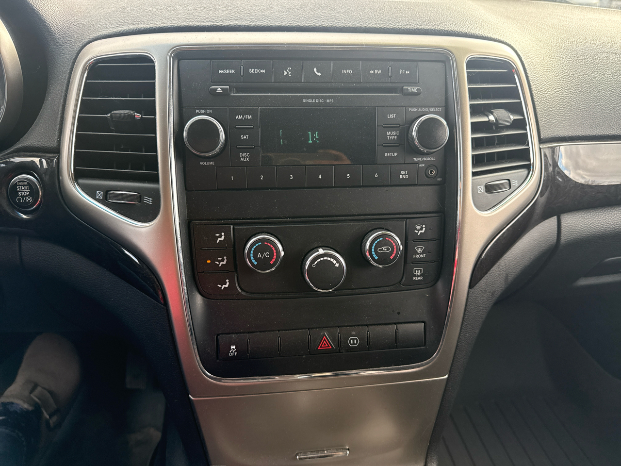 Jeep Grand Cherokee Laredo 4WD 2012