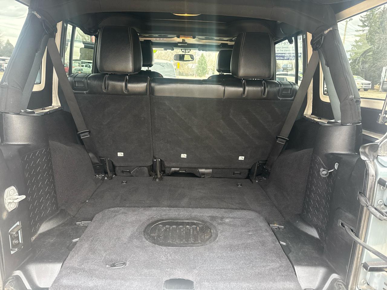 Jeep Wrangler Unlimited Sahara 4WD 2015