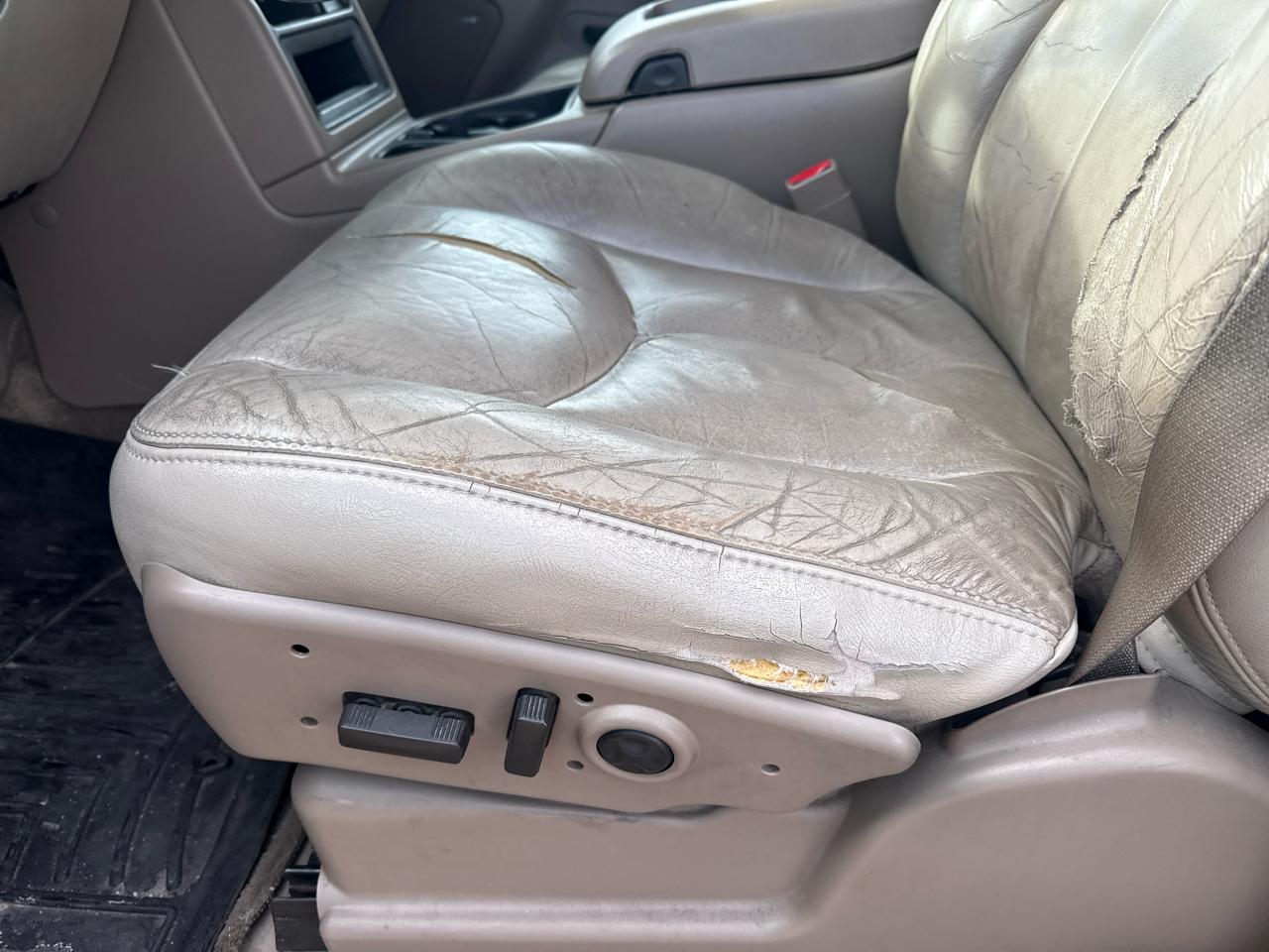 Chevrolet Suburban 1500 LTZ 4D SUV 4WD 2003