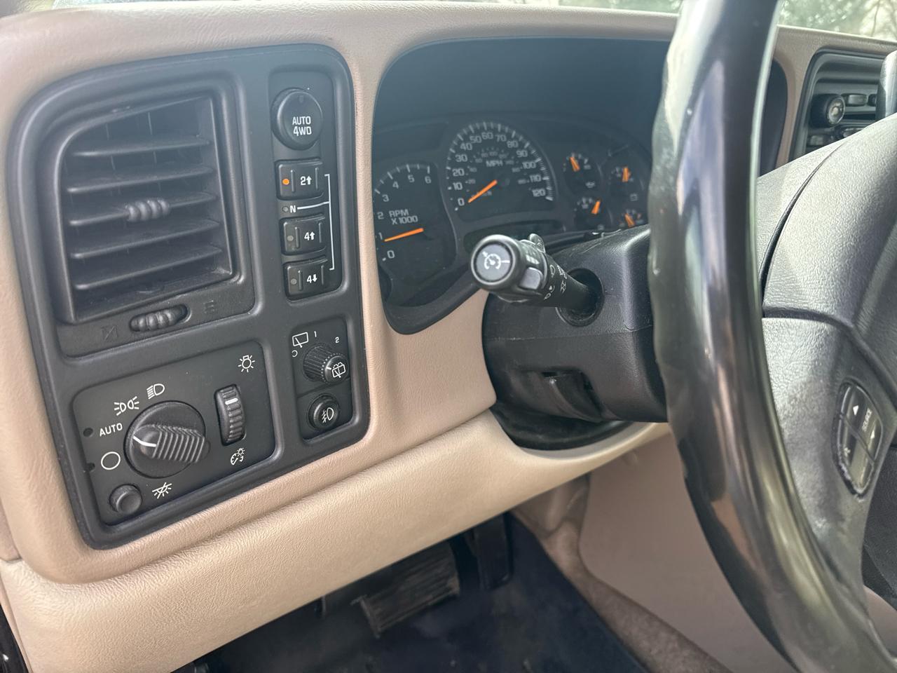 Chevrolet Suburban 1500 LTZ 4D SUV 4WD 2003