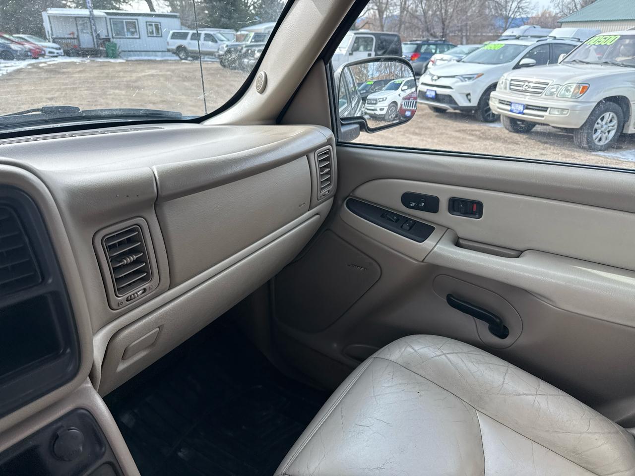 Chevrolet Suburban 1500 LTZ 4D SUV 4WD 2003