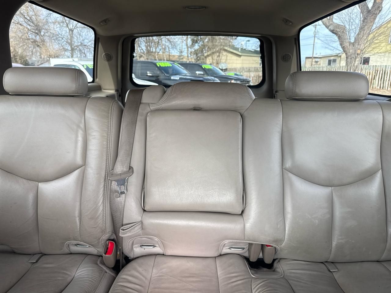 Chevrolet Suburban 1500 LTZ 4D SUV 4WD 2003