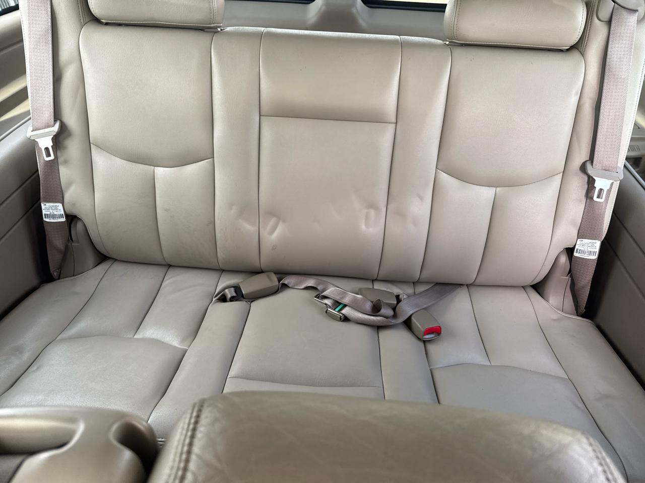 Chevrolet Suburban 1500 LTZ 4D SUV 4WD 2003