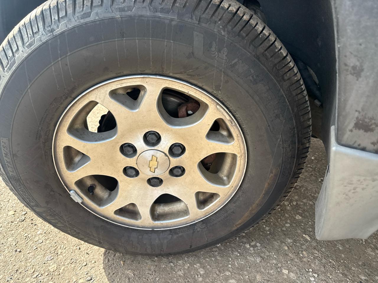 Chevrolet Suburban 1500 LTZ 4D SUV 4WD 2003