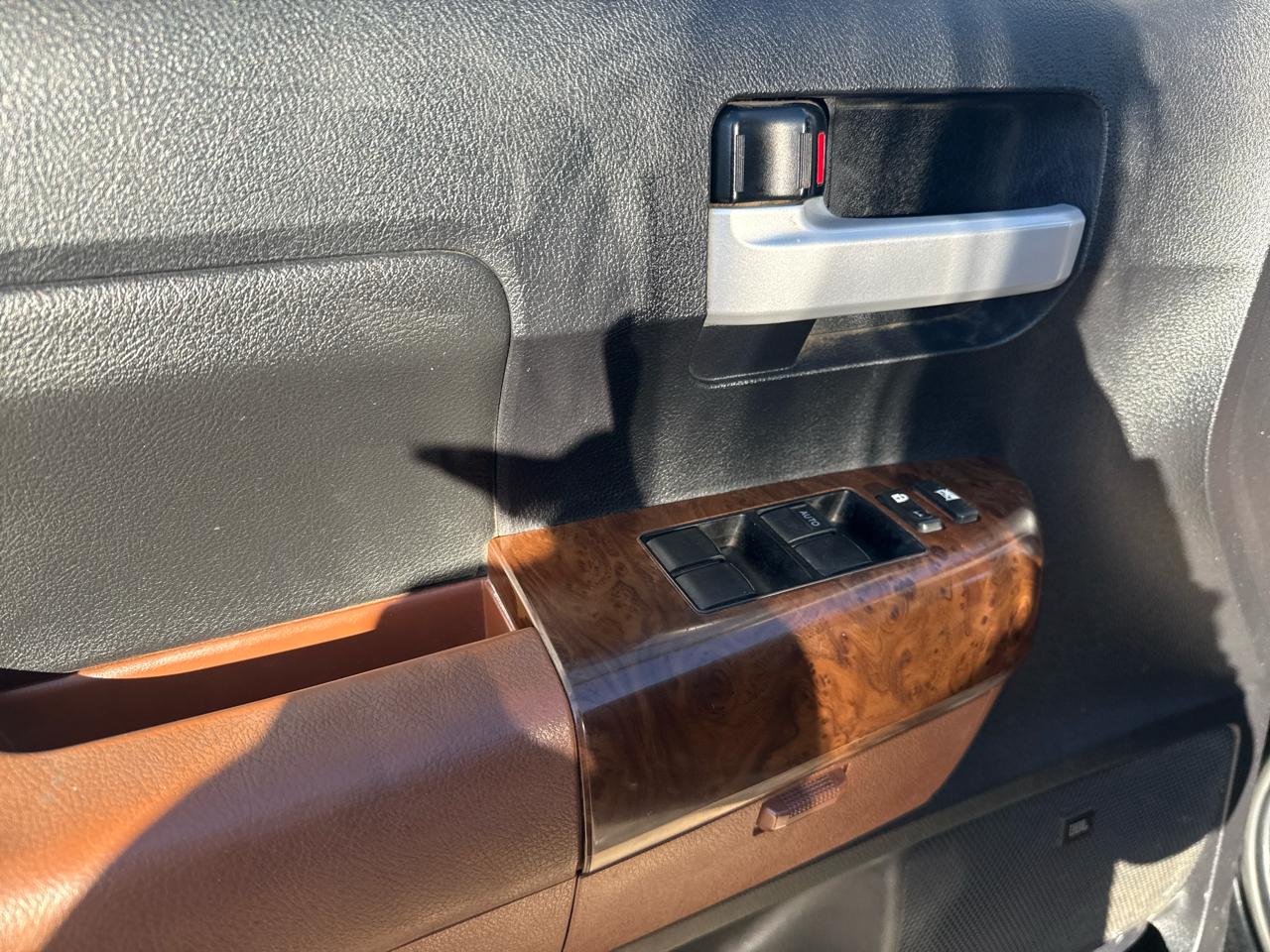 Toyota Tundra Limited 5.7L FFV Double Cab 4WD 2012