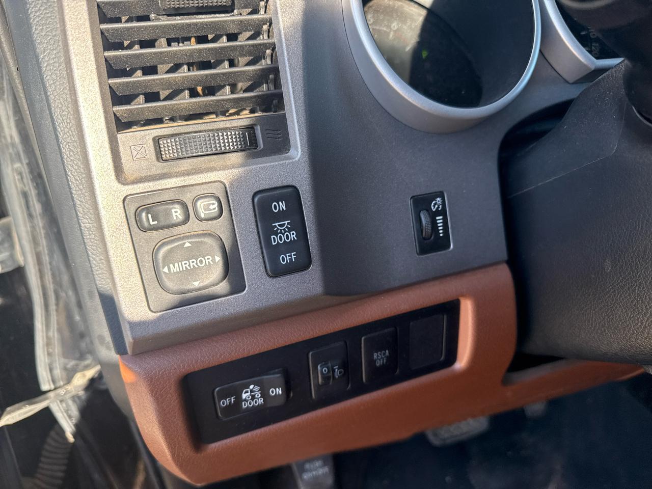 Toyota Tundra Limited 5.7L FFV Double Cab 4WD 2012